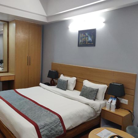 Hotel Sarvin Lucknow Ngoại thất bức ảnh